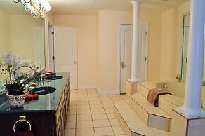 Lafayette Grand Manor