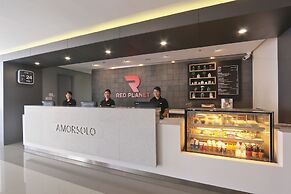Red Planet Makati Amorsolo