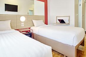 Red Planet Makati Amorsolo