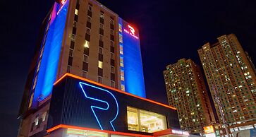 Red Planet Makati Amorsolo