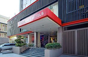 Red Planet Makati Amorsolo