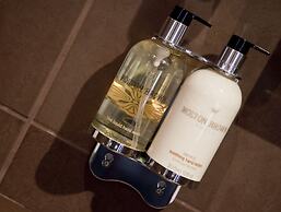 The Charles Bathurst Inn