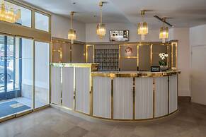 Hotel Camille Paris Gare de Lyon, Tapestry Collection by Hilton