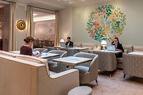 Hotel Camille Paris Gare de Lyon, Tapestry Collection by Hilton