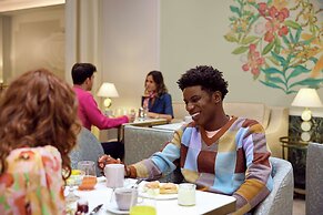 Hotel Camille Paris Gare de Lyon, Tapestry Collection by Hilton