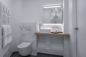 Hotel Camille Paris Gare de Lyon, Tapestry Collection by Hilton