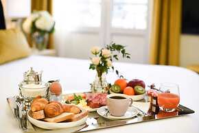 Hotel Camille Paris Gare de Lyon, Tapestry Collection by Hilton