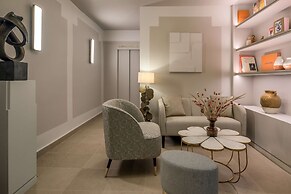 Hotel Camille Paris Gare de Lyon, Tapestry Collection by Hilton