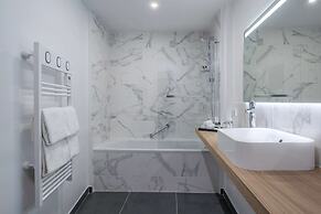 Hotel Camille Paris Gare de Lyon, Tapestry Collection by Hilton