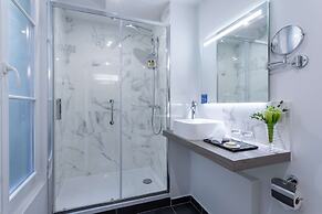 Hotel Camille Paris Gare de Lyon, Tapestry Collection by Hilton