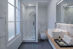 Hotel Camille Paris Gare de Lyon, Tapestry Collection by Hilton