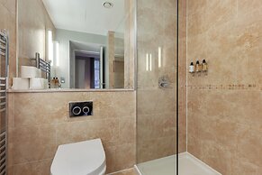 Destiny Scotland - St. Andrew Square Apartments