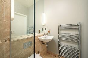 Destiny Scotland - St. Andrew Square Apartments