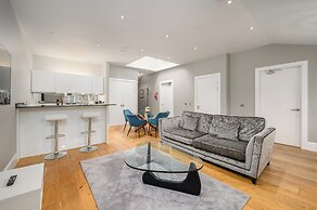 Destiny Scotland - St. Andrew Square Apartments