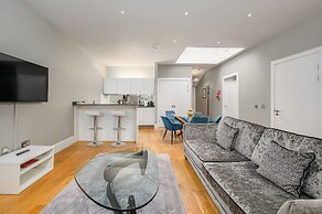 Destiny Scotland - St. Andrew Square Apartments