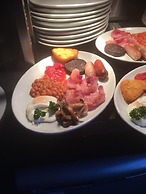 Rivelyn Hotel Bar & Restaurant