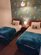 Rivelyn Hotel Bar & Restaurant