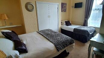 Rivelyn Hotel Bar & Restaurant