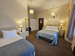 Rivelyn Hotel Bar & Restaurant