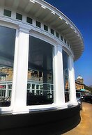 Rivelyn Hotel Bar & Restaurant