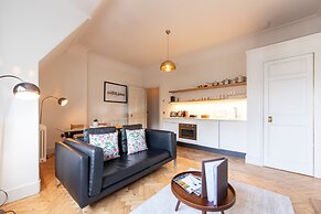 Linton Collection - 28 North Bridge