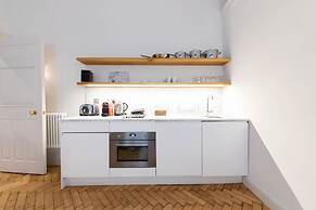 Linton Collection - 28 North Bridge