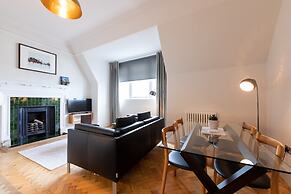 Linton Collection - 28 North Bridge