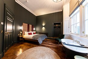 Linton Collection - 28 North Bridge