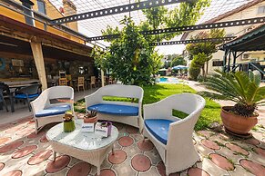 Dedeminn Garden Hotel