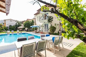 Dedeminn Garden Hotel