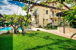 Dedeminn Garden Hotel