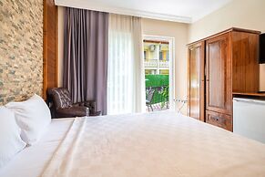 Dedeminn Garden Hotel