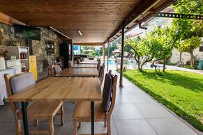 Dedeminn Garden Hotel