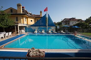 Dedeminn Garden Hotel