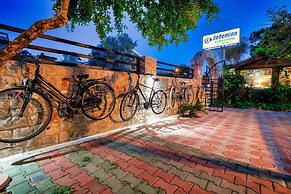 Dedeminn Garden Hotel