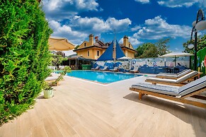 Dedeminn Garden Hotel