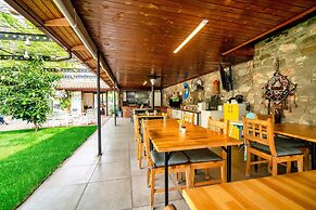 Dedeminn Garden Hotel