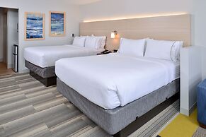 Holiday Inn Express & Suites Farmington Hills - Detroit by IHG