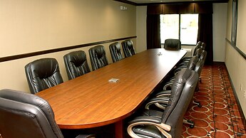 Holiday Inn Express & Suites Cumberland - La Vale by IHG