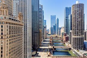 Hilton Garden Inn Chicago Downtown Riverwalk