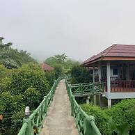 Khao Sok Jungle Huts
