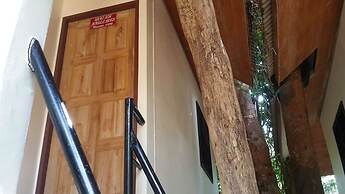 Khao Sok Jungle Huts