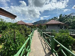 Khao Sok Jungle Huts