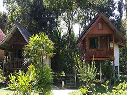 Khao Sok Jungle Huts