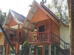 Khao Sok Jungle Huts