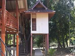 Khao Sok Jungle Huts