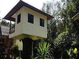 Khao Sok Jungle Huts