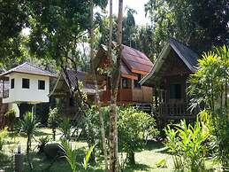 Khao Sok Jungle Huts