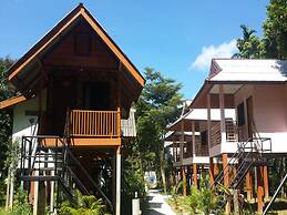 Khao Sok Jungle Huts