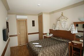 Grand Peninsula Hotel